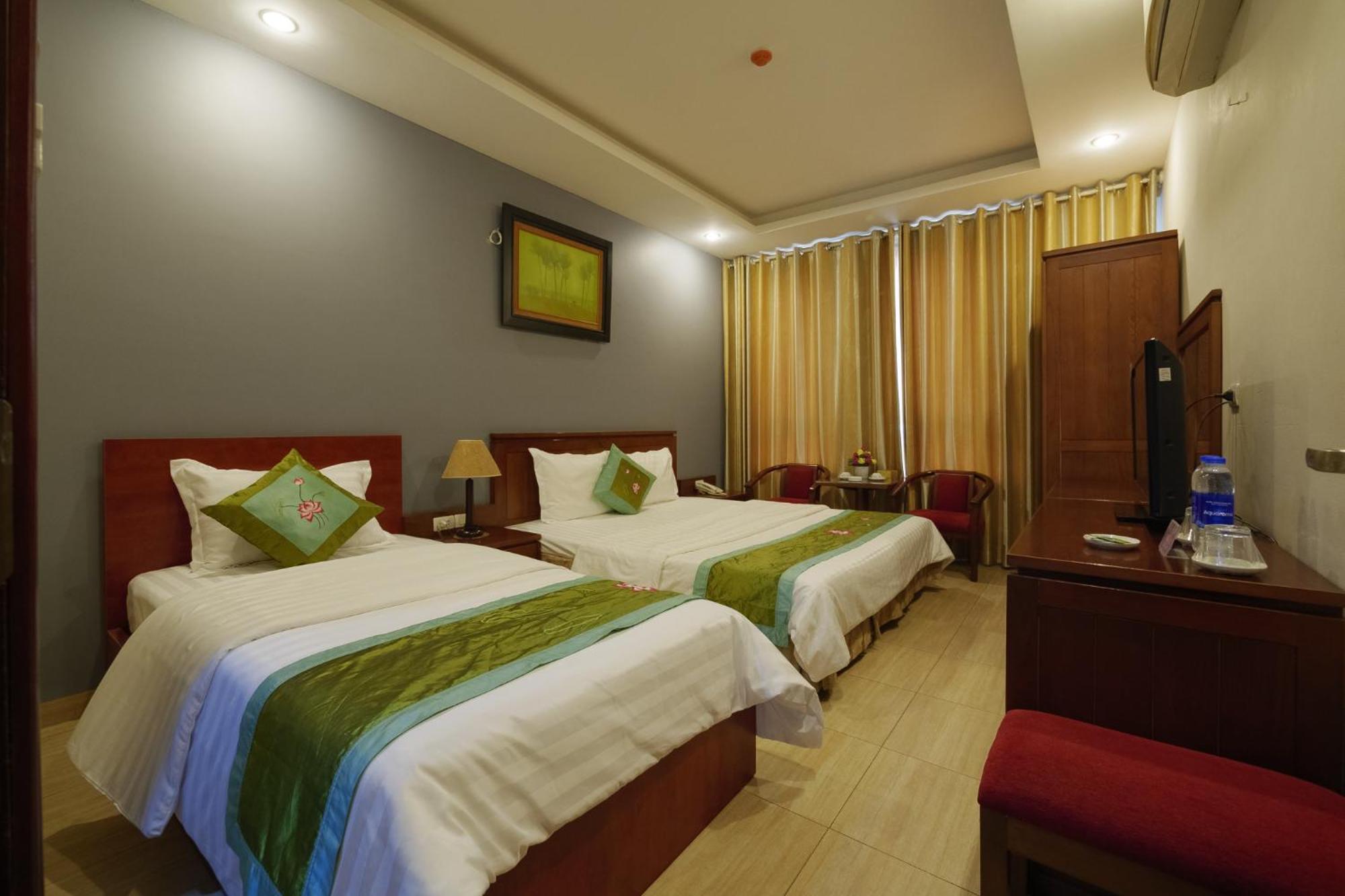Ngan Ha Hotel Long Bien Hanoi Esterno foto