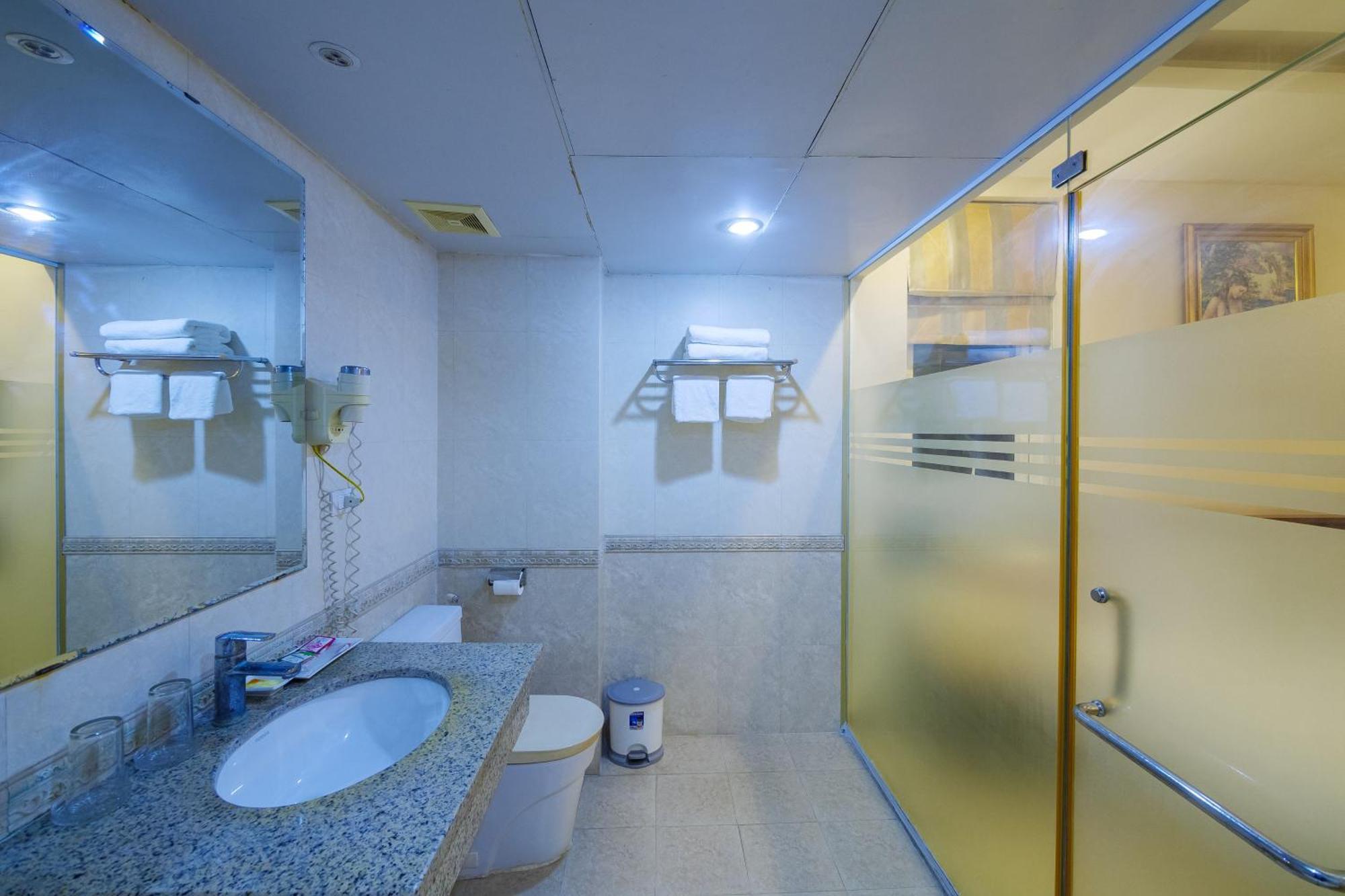Ngan Ha Hotel Long Bien Hanoi Esterno foto