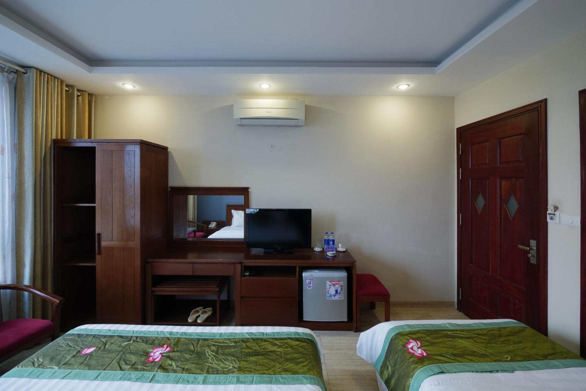 Ngan Ha Hotel Long Bien Hanoi Esterno foto