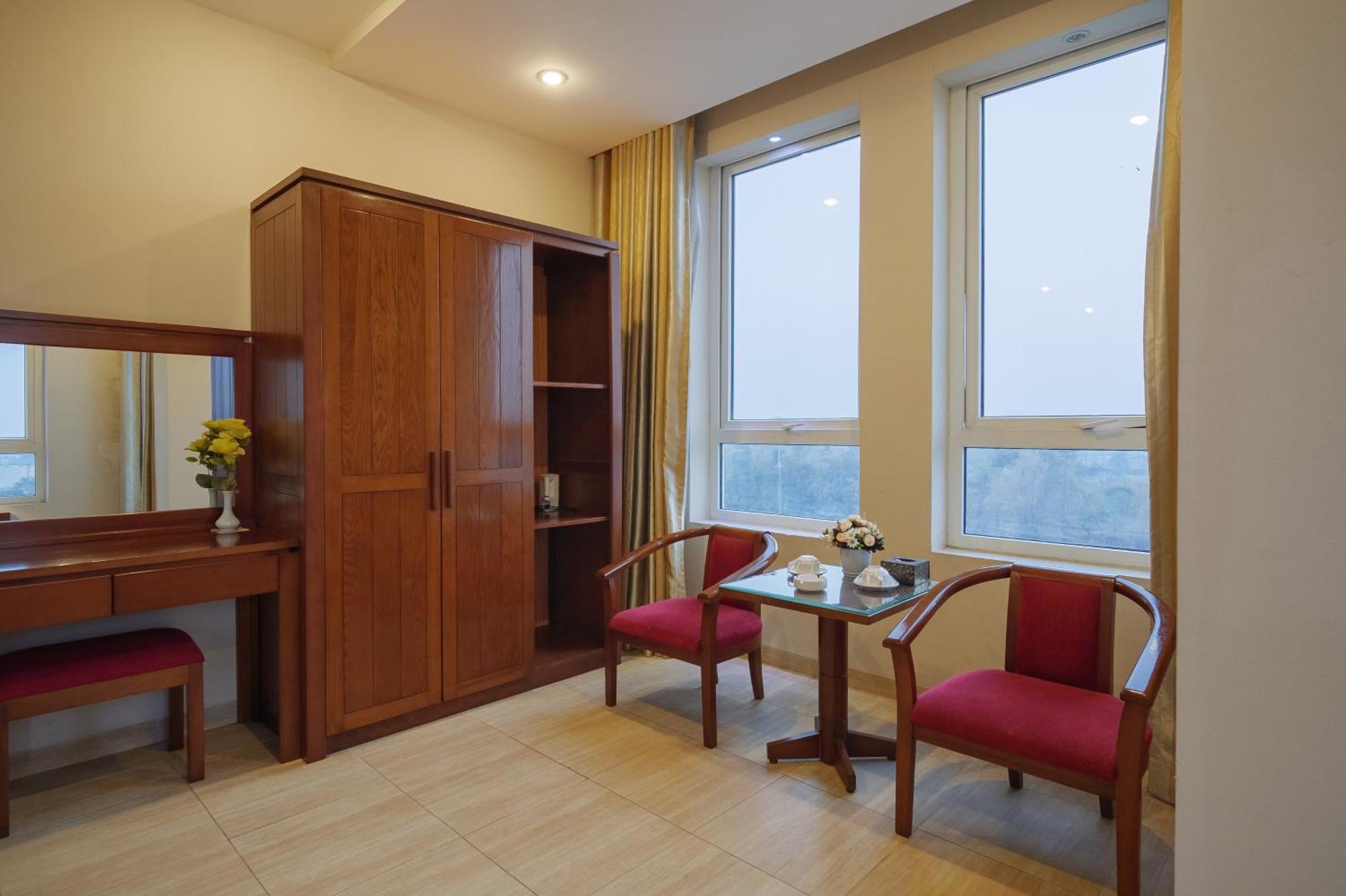 Ngan Ha Hotel Long Bien Hanoi Esterno foto