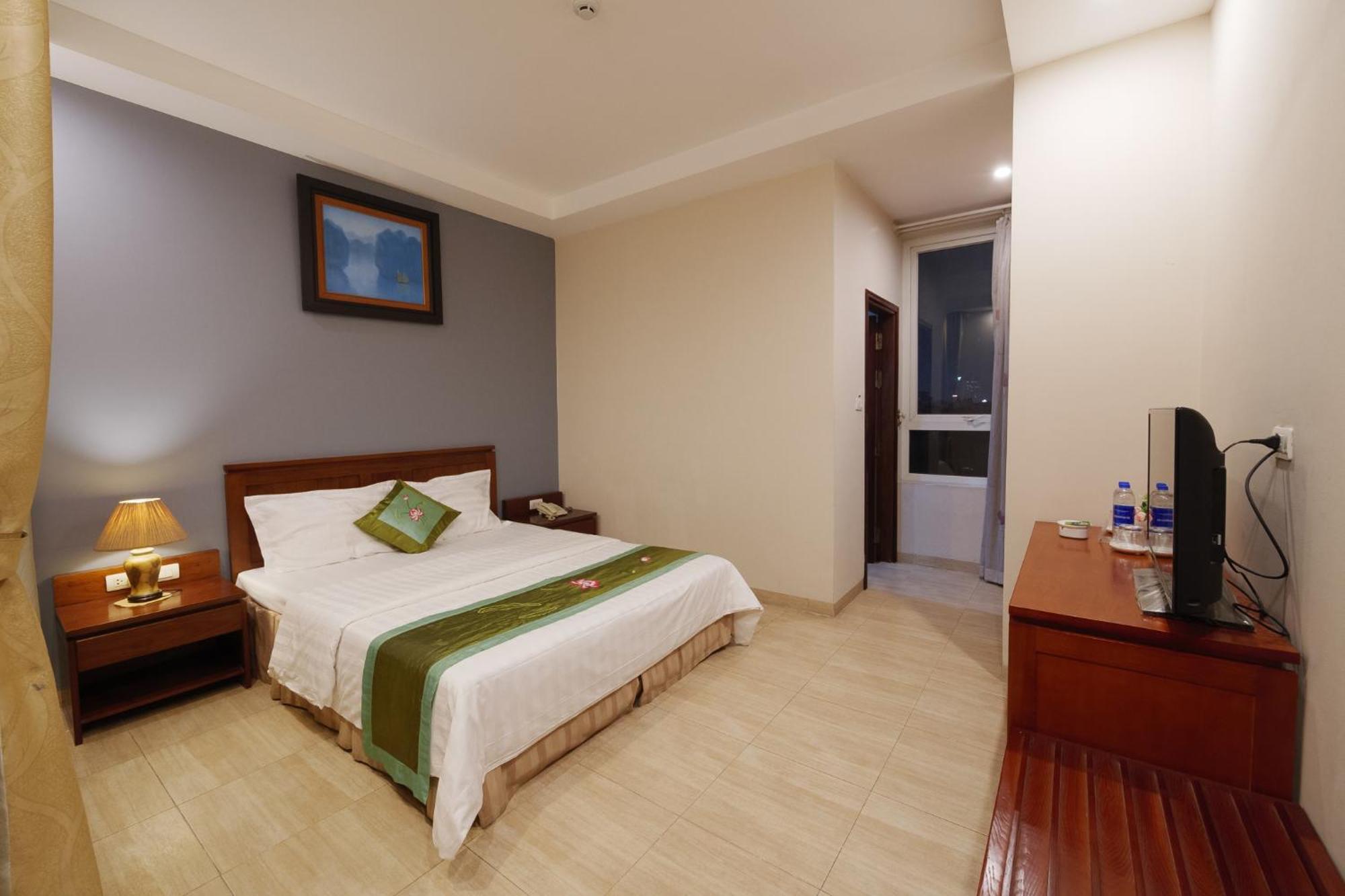 Ngan Ha Hotel Long Bien Hanoi Esterno foto
