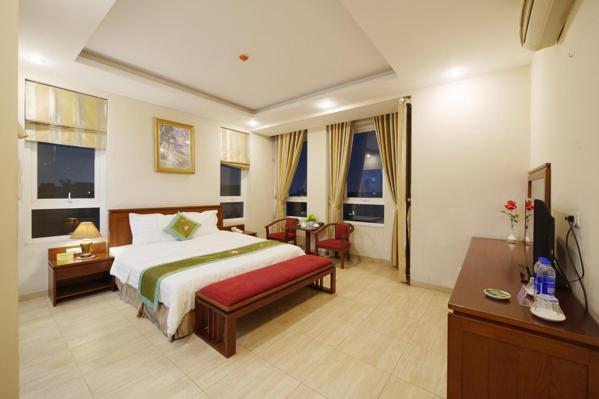 Ngan Ha Hotel Long Bien Hanoi Esterno foto